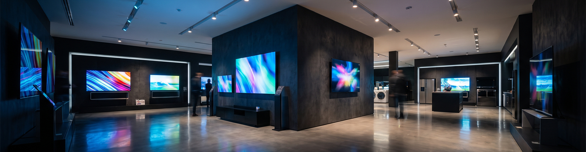 Shohid Electronics shop interior